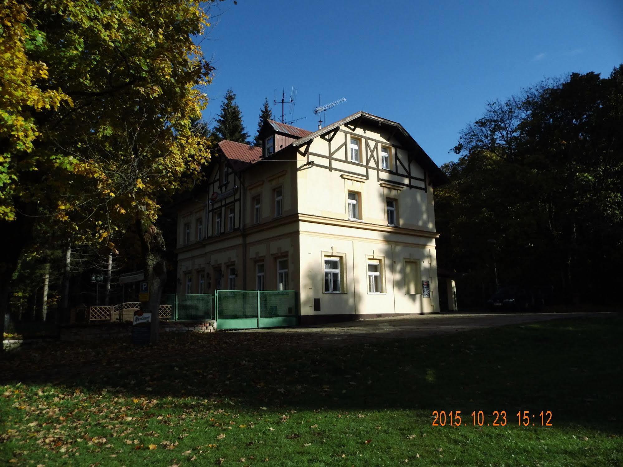 Pension Villa Berolina Mariańskie Łaźnie Zewnętrze zdjęcie
